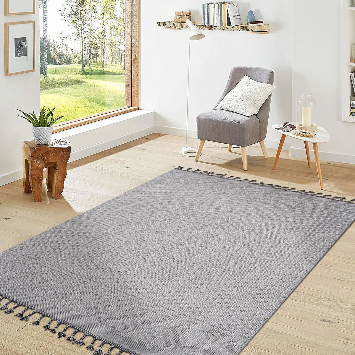 Guros - 6' X 9' Medallion Indoor / Outdoor Area Rug - White / Ivory