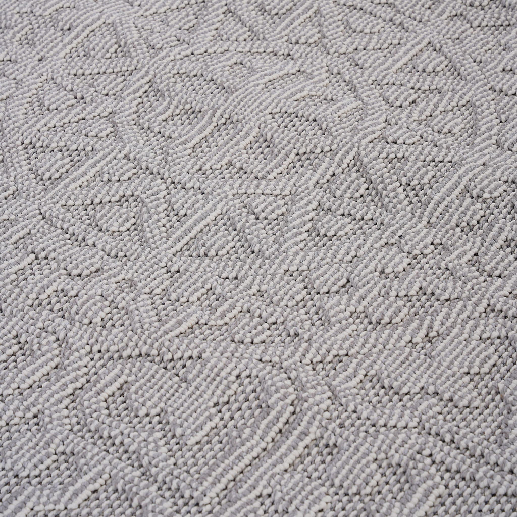 Guros - 8' X 10' Medallion Indoor / Outdoor Area Rug - White