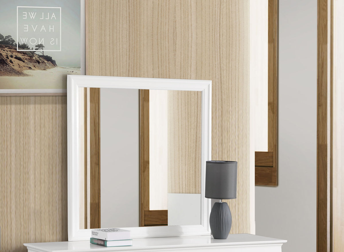 Traditional Wall Mirror For Any Space