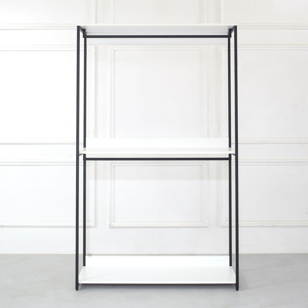 Fiona - Walk In Closet With Shelves